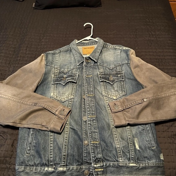 True Religion Vintage Denim Jacket distressed with Gray Sleeves Sz 3XL